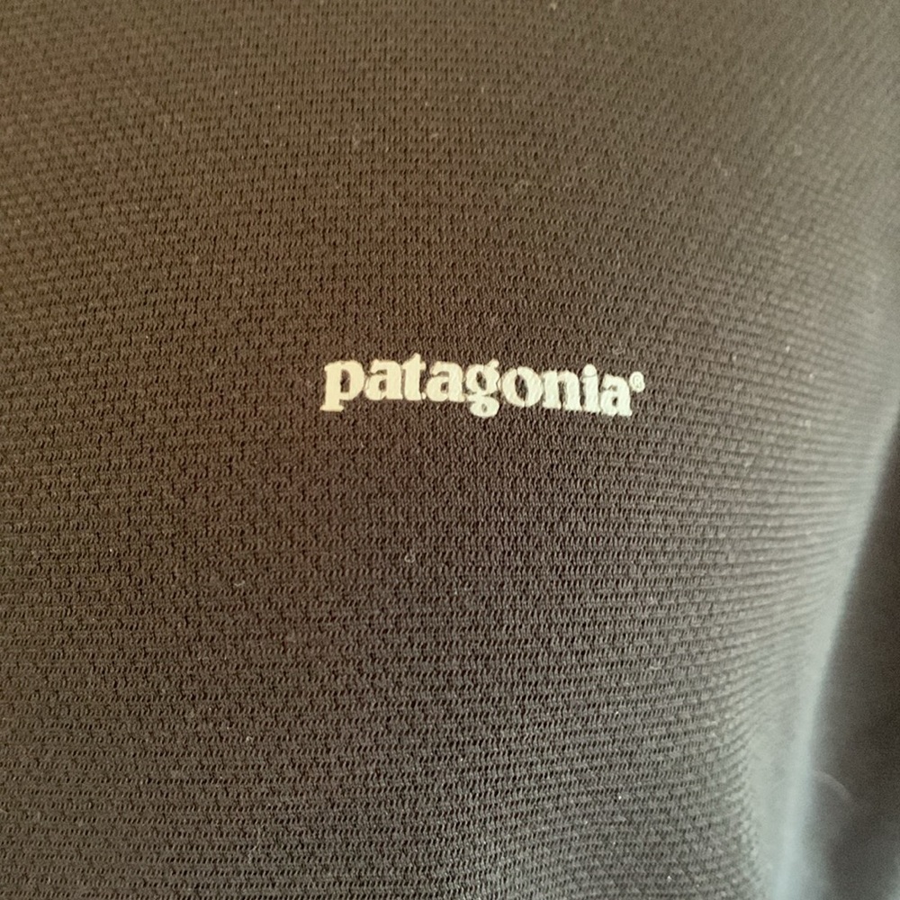 Patagonia sz M black long sleeve base layer shirt - Picture 2 of 4
